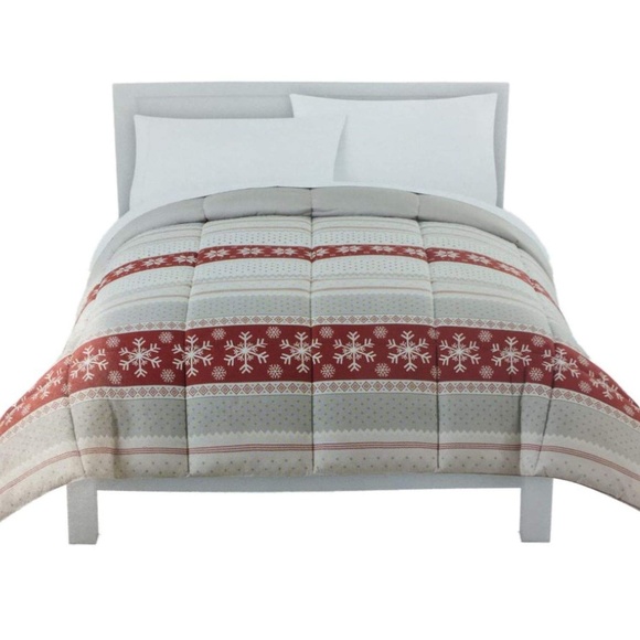 The Big One Bedding Down Alternative Snowflake Comforter Poshmark